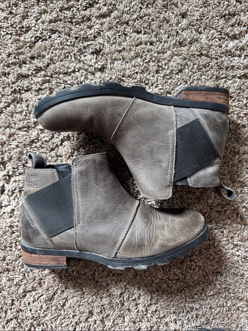 Sorel Men's Gray Leather Chukka Chelsea Boots